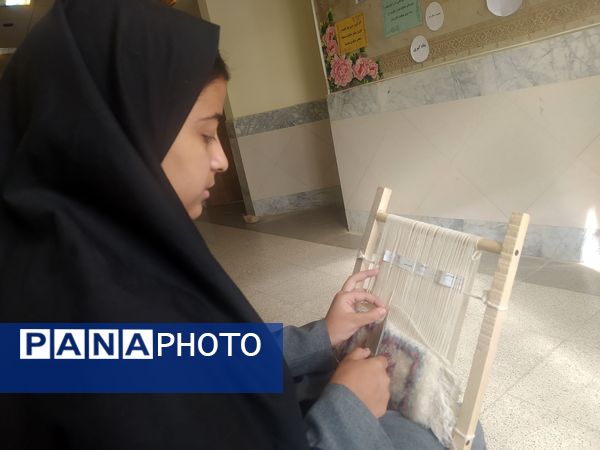 افتتاحیه هفته ماه ها در دبیرستان دخترانه امید 