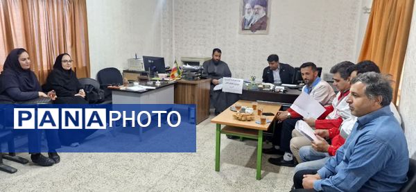 نشست آمادگی اعزام دانش‌آموزان به المپیاد استانی هلال احمر