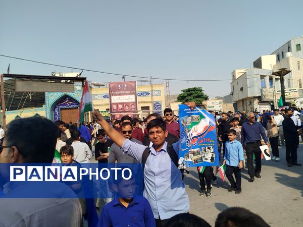 حضور پرشور مردم و دانش‌آموزان بندر لنگه در مراسم ۱۳ آبان