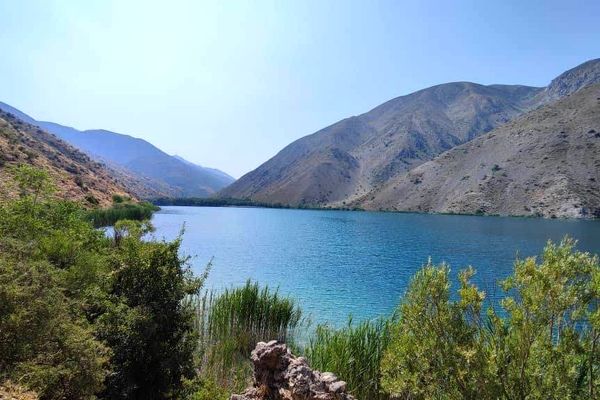 نمایی چشم‌نواز از دریاچه گهر، نگین طبیعی منطقه اشترانکوه