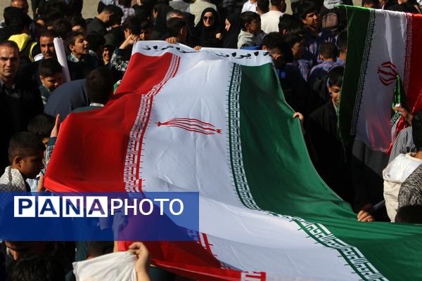 حضور پرشور دانش‌آموزان در راهپیمایی ۱۳آبان منطقه کهریزک 