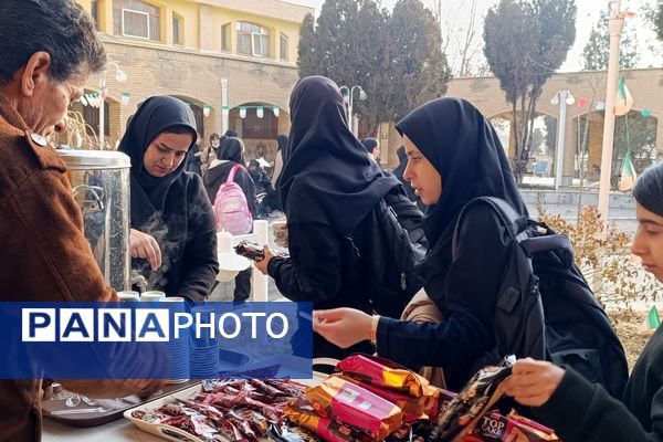 اردوی دانش‌آموزی تمشک مدارس دخترانه انصار و بعثت در زنجان