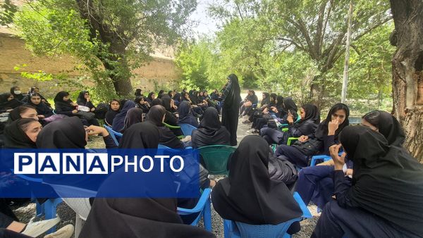 برگزاری اردوی عملی درس آمادگی دفاعی دانش‌آموزان در اردوگاه پنجعلی شازند
