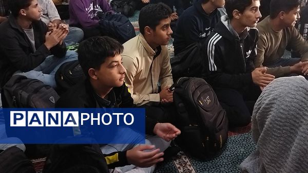جشن میلاد حضرت زینب (س) و قرائت زیارت عاشورا در دبیرستان شاهد ابوذر غفاری نیشابور 