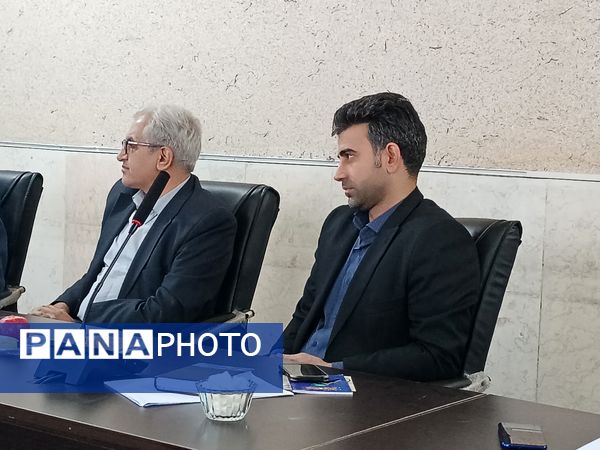 جلسه توجیهی جذب، ثبت و سازماندهی اعضاء تشکیلات سازمان دانش‌آموزی
