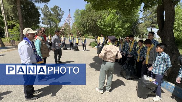 پاکسازی طبیعت توسط دانش‌آموزان پیشتاز استان مرکزی در پیش اردوی ملی
