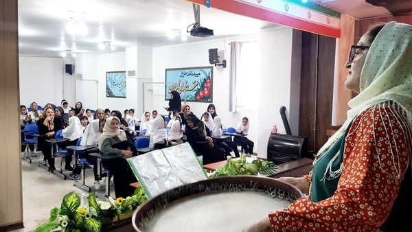 بزرگداشت هفته ملی سالمند در دبستان دخترانه سماء شیروان 