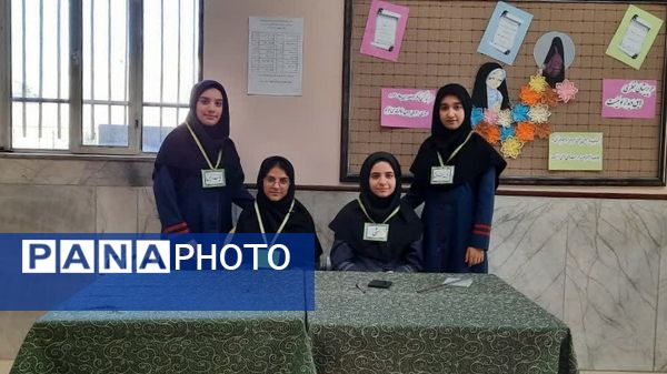 برگزاری انتخابات شورای دانش‌آموزی در دبیرستان شاهد طالقانی