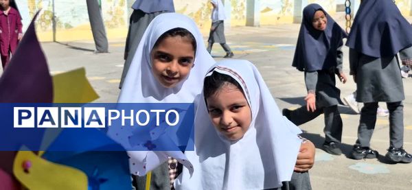 جشن روز کودک در دبستان علمدار تفت