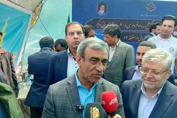 نصب مجسمه فردوسی یک ضرورت است