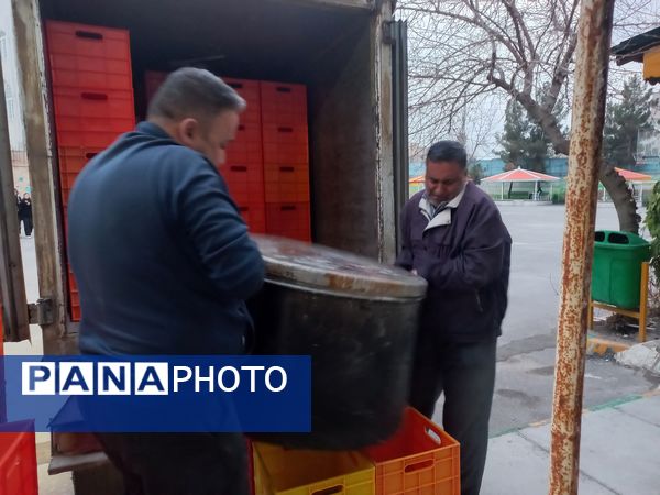 برگزاری ضیافت افطاری در دبیرستان شاهد معرفت ناحیه پنج 