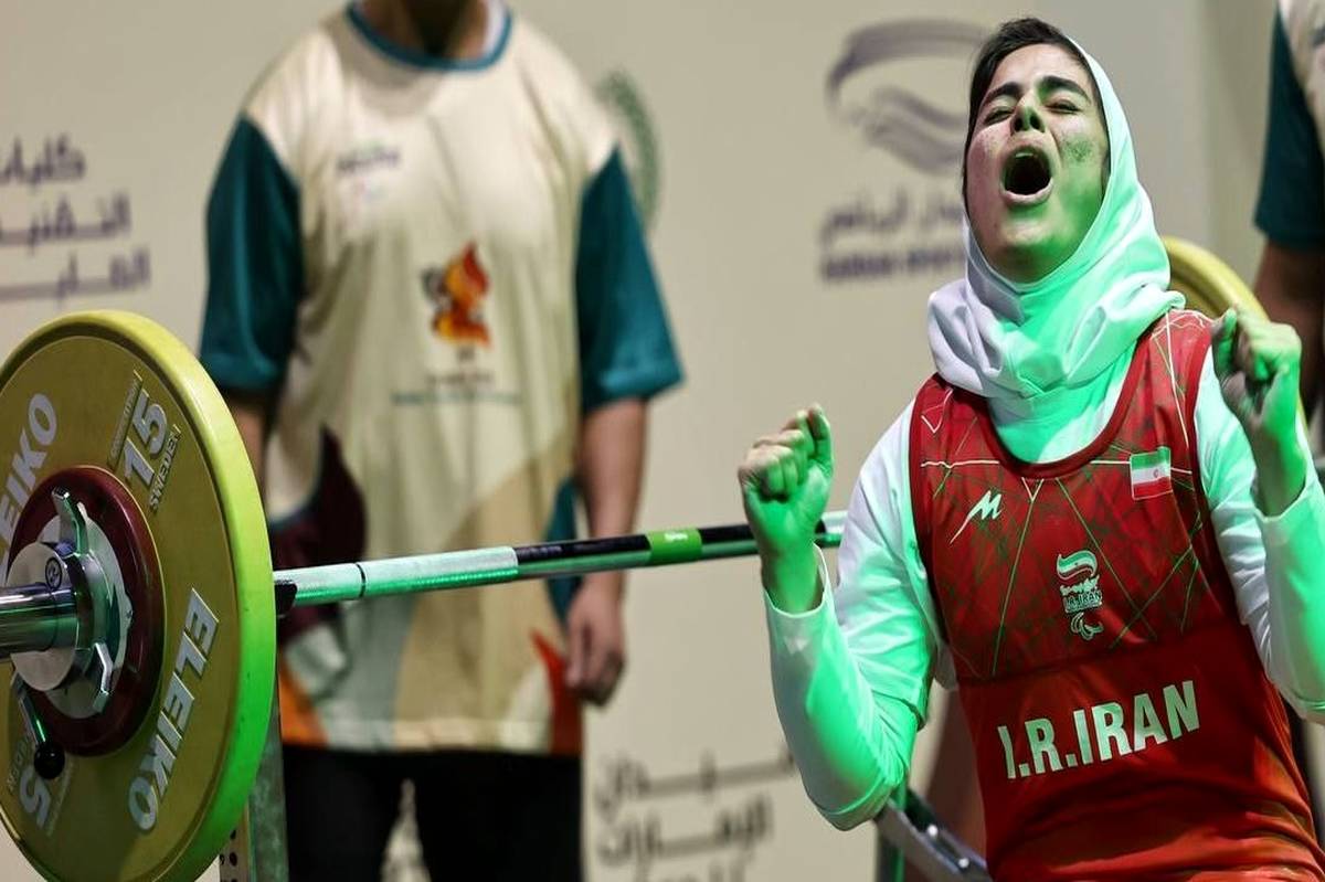 دختر پاراوزنه‌بردار ایران نقره‌ای شد