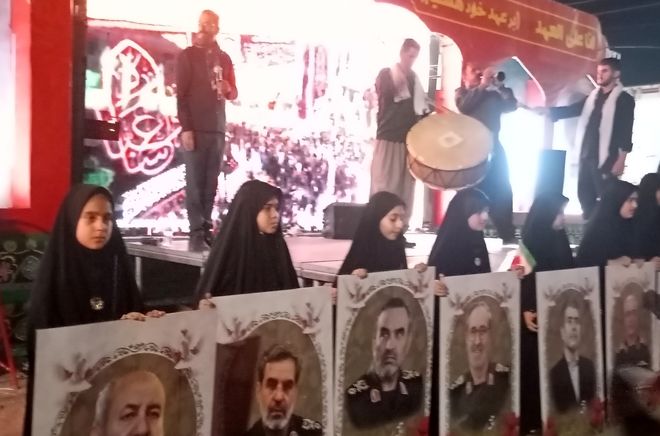 مراسم چمر به یاد شهدای جنگ تحمیلی ۱۲ روزه در پایانه مرزی مهران برگزار شد 