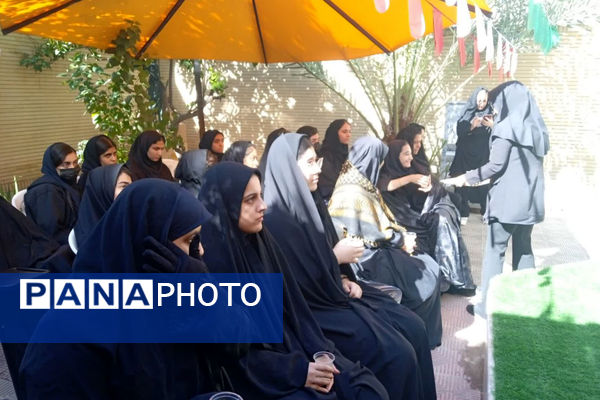 استقبال از شهید گمنام به میزبانی دبیرستان در ادب 
