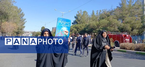 ۱۳ آبان؛ روزی که فریاد استقلال ملت ایران در تاریخ ماندگار شد