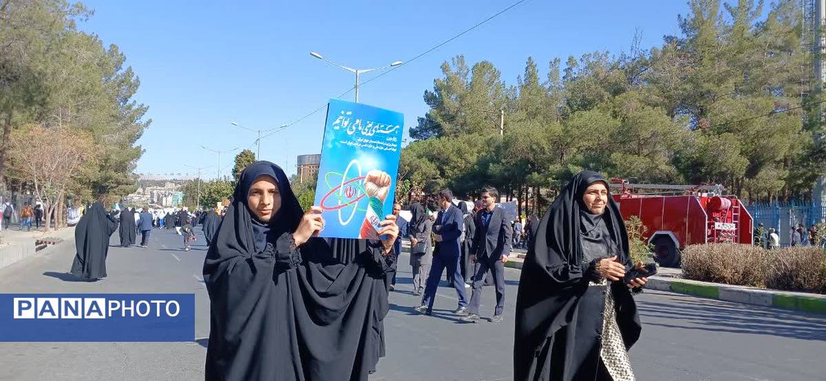 ۱۳ آبان؛ روزی که فریاد استقلال ملت ایران در تاریخ ماندگار شد