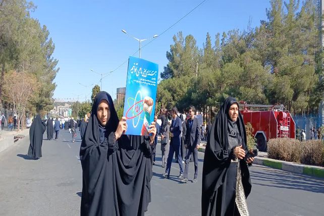 ۱۳ آبان؛ روزی که فریاد استقلال ملت ایران در تاریخ ماندگار شد