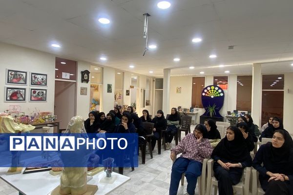  اردوی علمی در پژوهش سرای دانش آموزی بصیرت