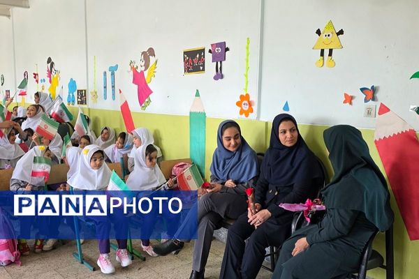 آغاز تحصیل کلاس اولی‌ها با جشن شکوفه‌ها در فرزانگان رباط‌کریم