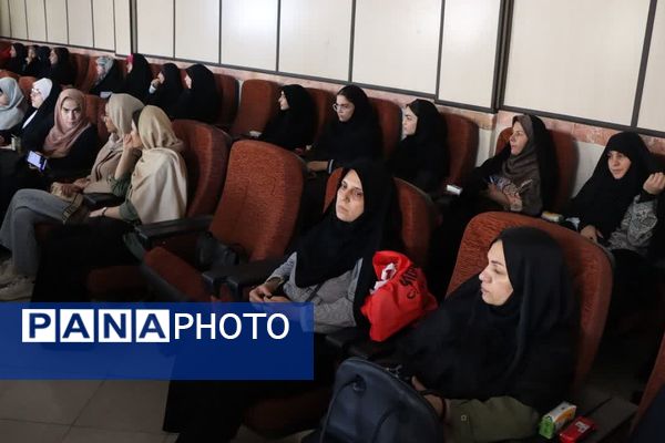 درخشش مدارس و راویان برتر در آیین اختتامیه مدرسه انقلاب شهریار