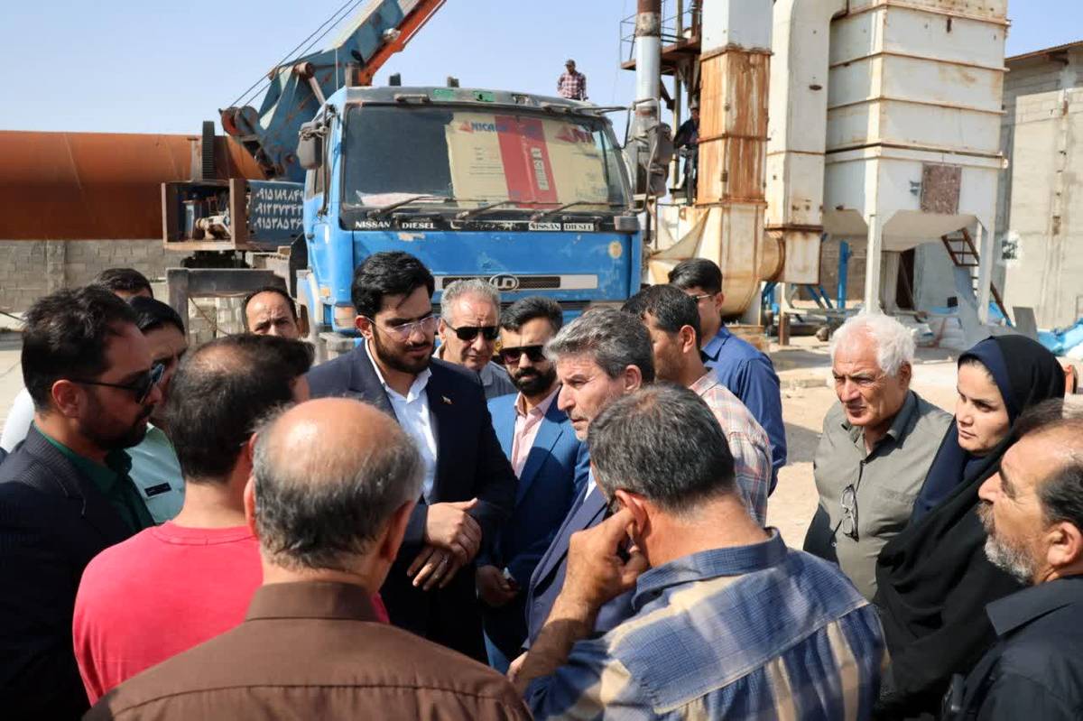 بازدید فرماندار شهرستان جاجرم از کارخانه تولید آلفا آلومینیوم