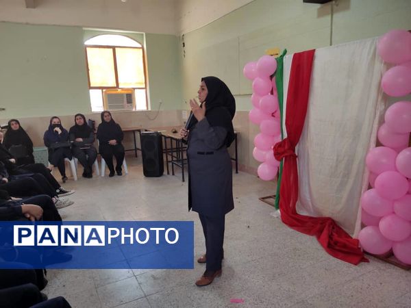 جشن میلاد حضرت زینب(س) و بزرگداشت روز پرستار در هنرستان زهرای مرضیه بندرعباس