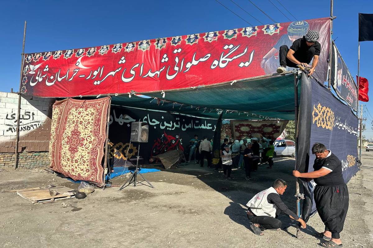 خدمترسانی موکب شهدای ایور در مسیر زائران رضوی