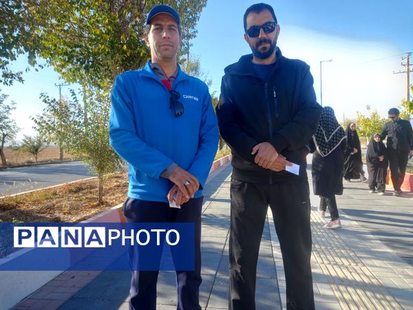 همایش پیاده‌روی خانوادگی در منطقه گردشگری سیاسرد بروجن