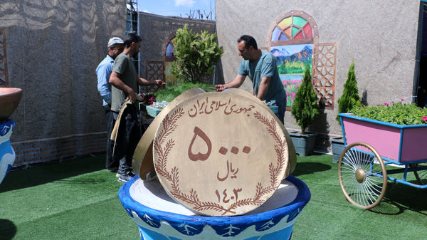 خدمات‌رسانی ستاد تسهیلات و راهنمای زائران نوروزی در قم