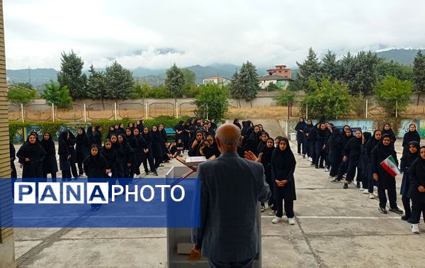 شروع سال تحصیلی جدید در دبیرستان یاران امام گلوگاه 