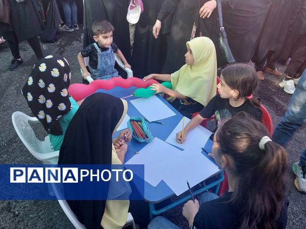 خدمت‌رسانی پیشتازان و خبرنگاران دانش‌آموزی در موکب عشاق‌الحسین گاوازنگ