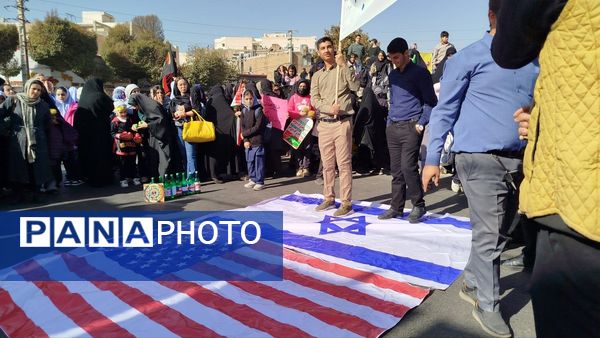 گرامیداشت روز دانش‌آموز همزمان با 13 آبان‌ در فردیس  