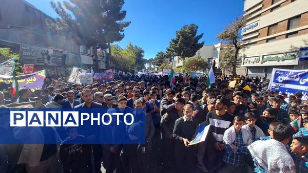 فریاد استقلال و آزادی در طنین ۱۳ آبان در تربت حیدریه