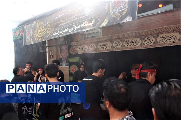 حضور پرشور کودکان قمی در دسته‌های عزاداری روز تاسوعا 
