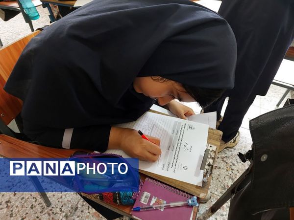 برگزاری آیین نمادین بیست‌وششمین پرسش مهر ریاست جمهوری در آموزشگاه نمونه حضرت زینب (س)