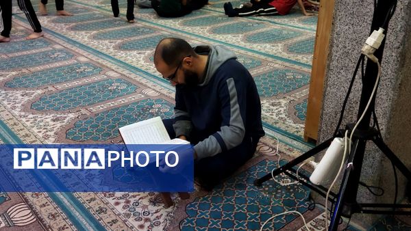 دم دمای اذان و قرائت آیاتی چند از قرآن 