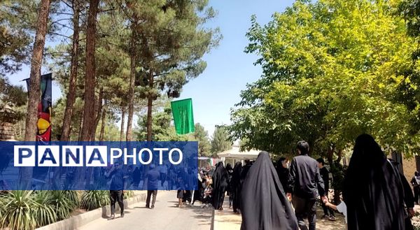 حضور مردم نیشابور در راهپیمایی جاماندگان اربعین حسینی