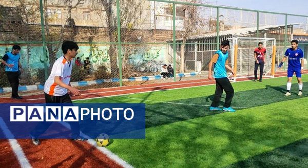 گذری بر فینال مسابقات فوتسال درون مدرسه دبیرستان شاهد ابوذر غفاری 