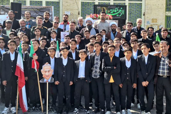 راهپیمایی باشکوه ۱۳ آبان در خاتم؛ روز ملی مبارزه با استکبار 