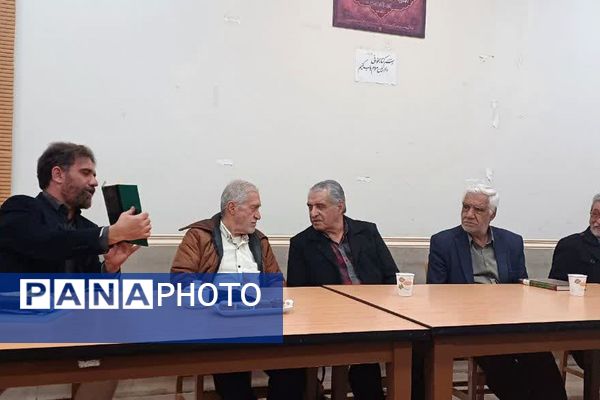 روایت قلم‌های ماندگار؛ پنجمین نشست کتابخوانی پیشکسوتان در پیشوا