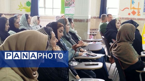 برگزاری انتخابات انجمن اولیا و مربیان دبیرستان فرزانگان 5 شهرستان ساوجبلاغ 