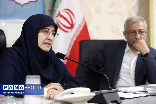 میزگرد علمی و آموزشی بررسی راهکارهای ارتقای کیفیت و تقویت مدارس دولتی
