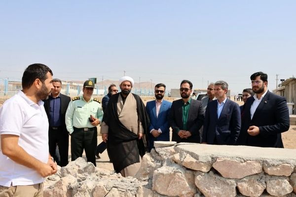 بازدید نماینده مجلس شورای اسلامی از پروژه در حال احداث درمانگاه تخصصی تامین اجتماعی