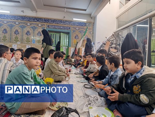 مسجد حسین‌بن‌علی (ع) میزبان لبخند دانش‌آموزان در جشن میلاد دو امام