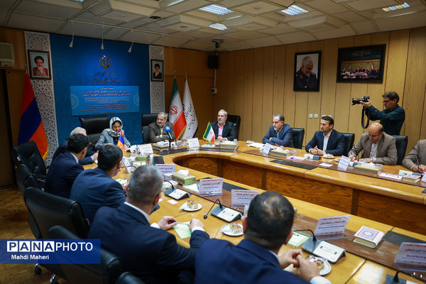 نشست مشترک وزیر آموزش و پرورش ایران و وزیر آموزش، علوم، فرهنگ و جوانان ارمنستان
