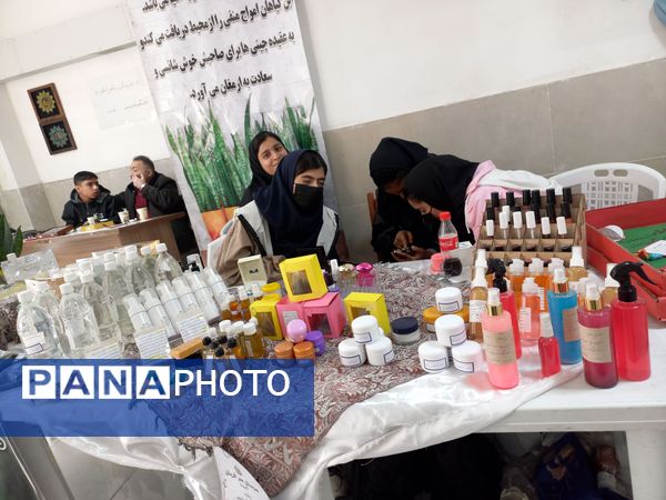 نمایشگاه کار آفرینی هنرستان های ناحیه یک مشهد مقدس 