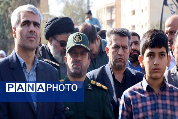 حضور پرشور دانش‌آموزان پاکدشتی در راهپیمایی روز ۱۳ آبان