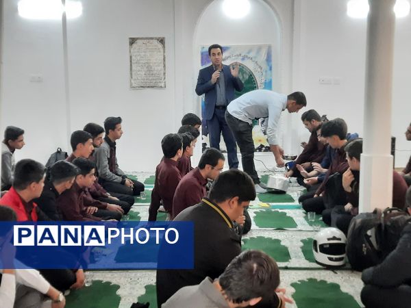 مراسم هیات دانش‌آموزی دبیرستان نمونه آیت الله خامنه‌ای کاشمر