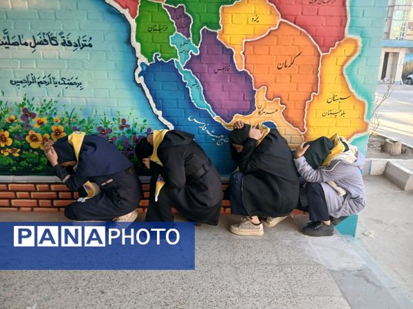  مانور زلزله در مدرسه سمانه ناحیه یک 