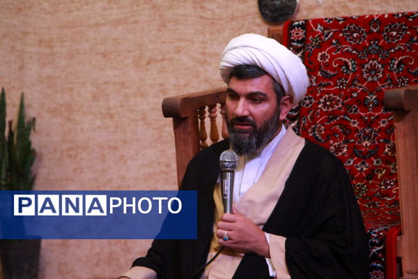 حضور خادمان رضوی در اعتکاف دانش‌آموزی فهرج